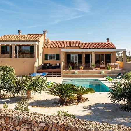 Ferienhaus Mit Privatpool Fuer 6 Personen Ca 140 Qm In Cala'n Blanes, Menorca Westkueste Von Menorca